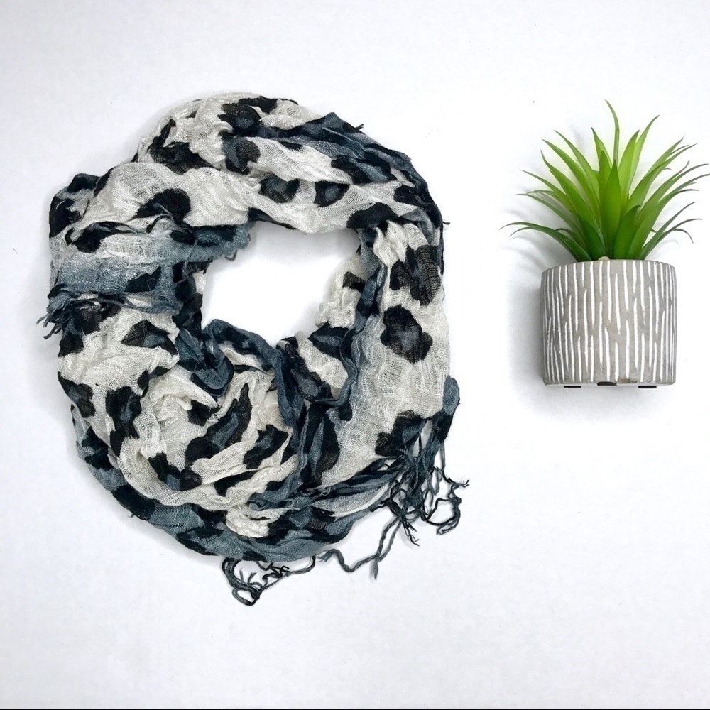 SNOW Leopard Fringe Scarf